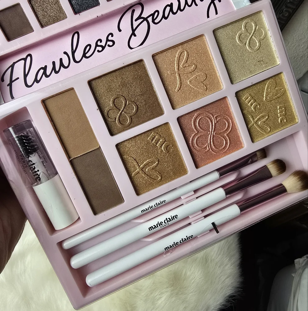 🎀Marie Claire Flawless Beauty Face, Eye Palette, and Brushes Set🎀 - Picture 5 of 8